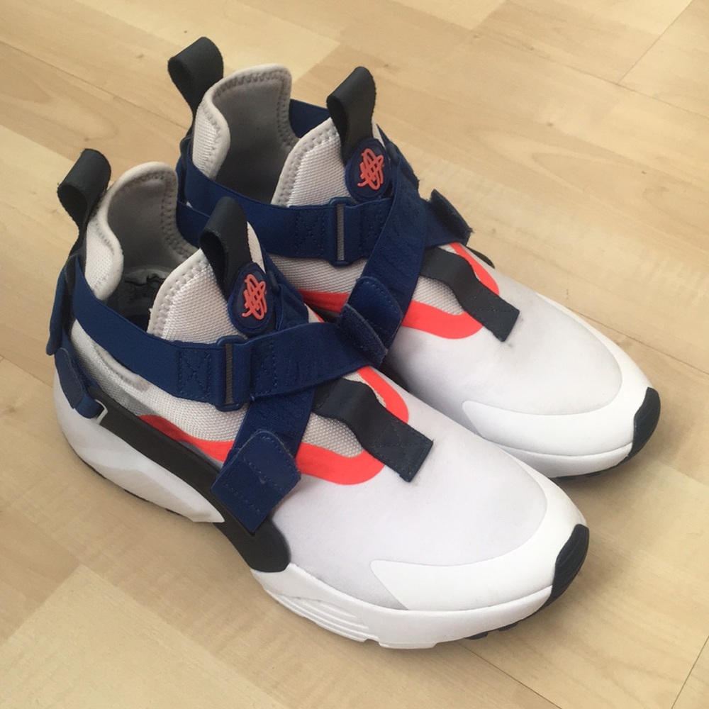 Nike huarache city white gym blue